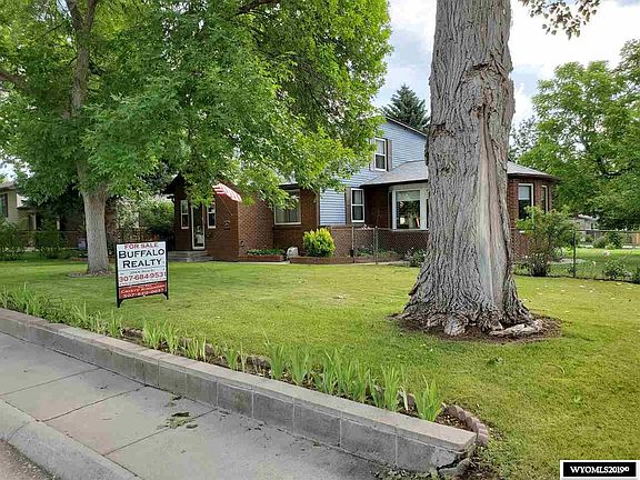 2nd image of 861 N Carrington Ave
