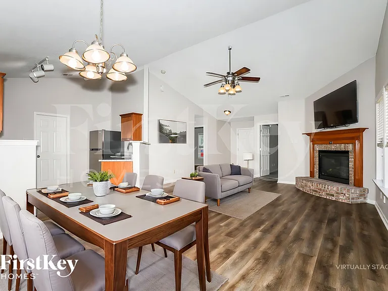 12168 Lindley Dr — Photo 6