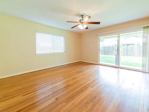 3rd image of 4501 Benning Dr #1