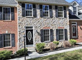 39 E 1st St, Boiling Springs, PA 17007