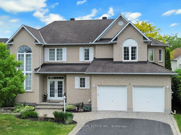 9 Coachman Cres, Ottawa, ON K2S 1X8