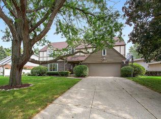 3303 Burr Oaks Rd, Joliet, IL 60431