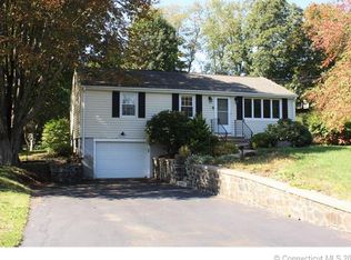 29 Linmar Dr, Durham, CT 06422