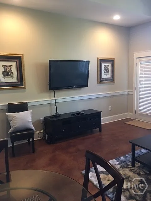 2 bed, 2.5 bath, 1450 sqft, $2,500 — Photo 3