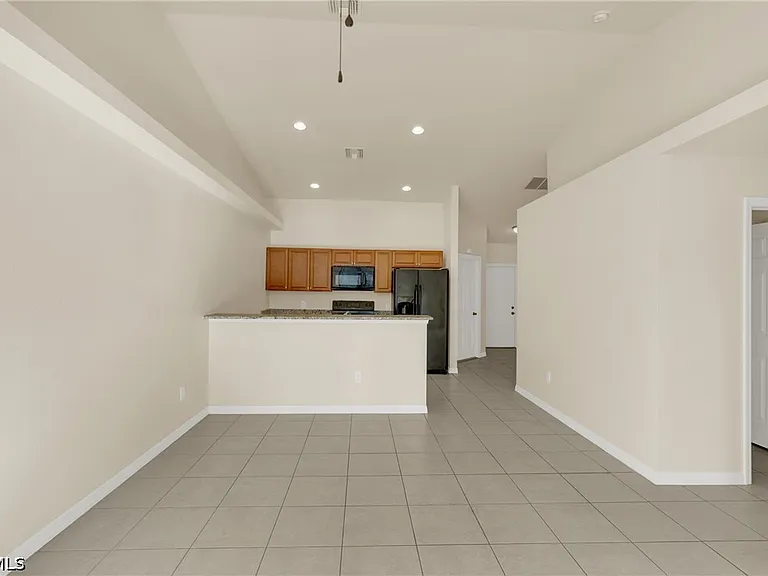 4623 SW 7th Pl — Photo 9