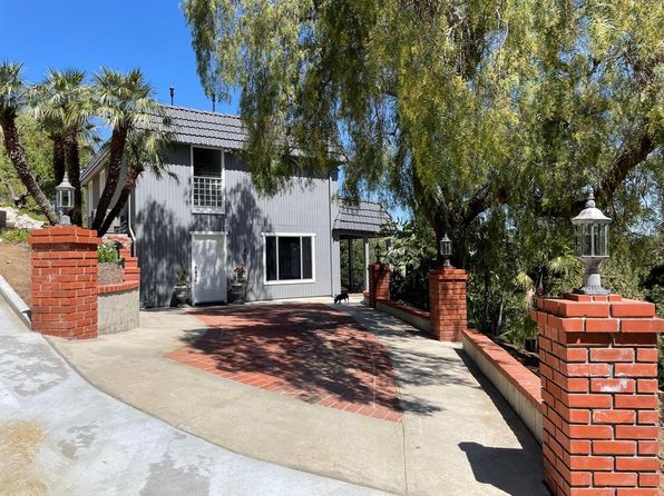 2062 Lemon Heights Dr