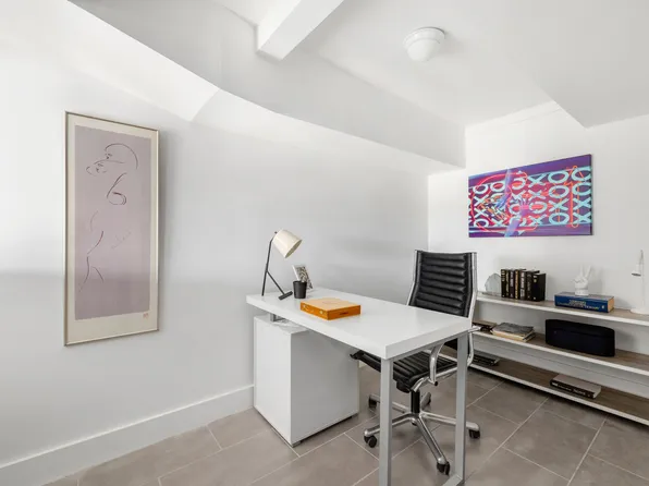 93 Waverly Avenue image 10 of 12