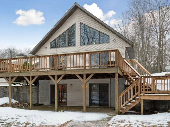 8035 S Island View Dr, Newaygo, MI 49337