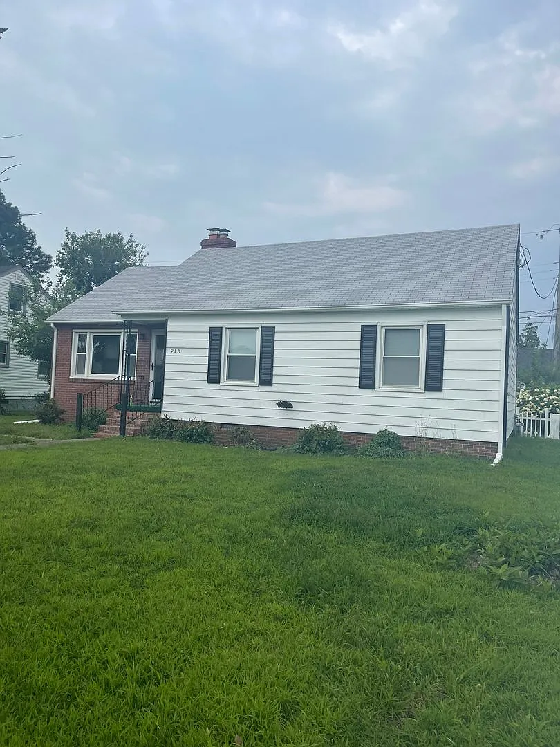 918 13th Street (Christopher Shores) Newport News 23607 — Photo 1