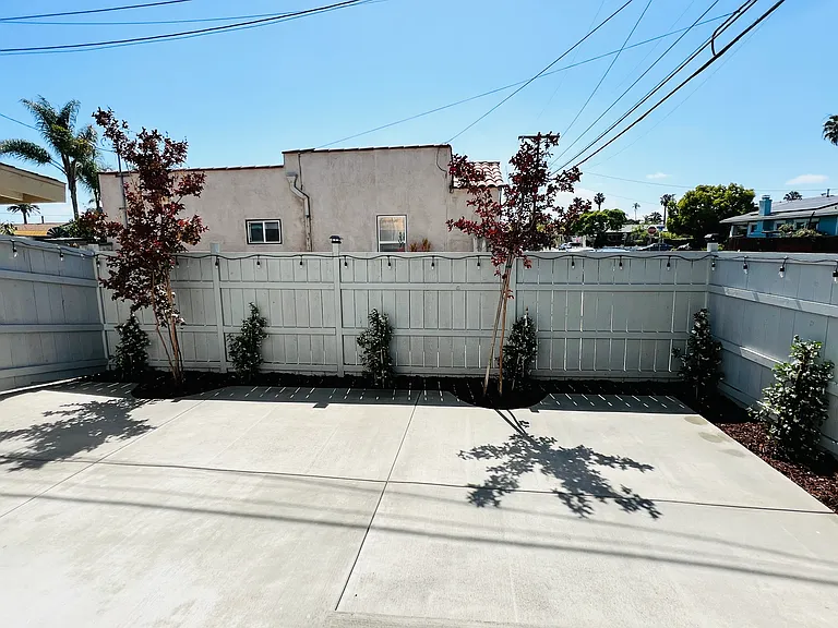 3131 Dwight St — Photo 24