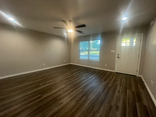 103 S Jordan St — Photo 3