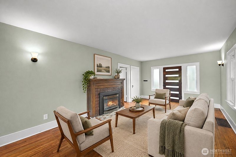 3rd image of 252 S Garden Street