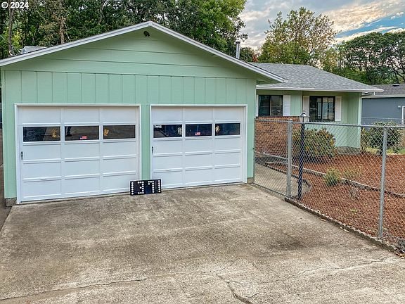 2nd image of 1371 NE Newton Creek Dr