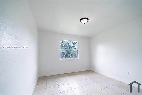 705 NW 13th Ter — Photo 12