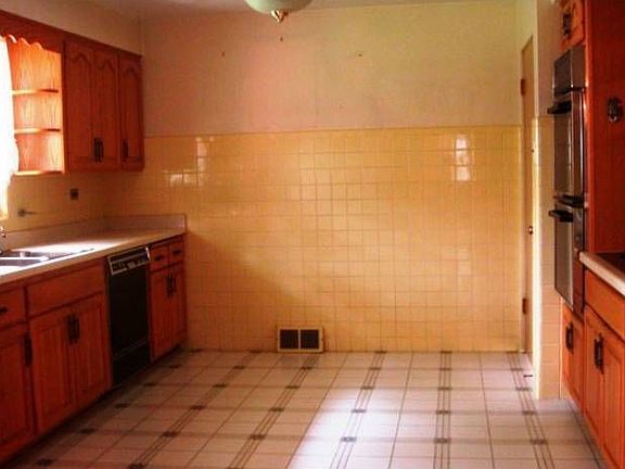 3rd image of 5333 Fair Elms Ave