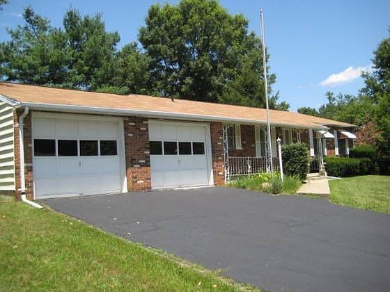 1st image of 441 Roberta Ln