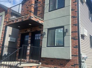 121-11 195th Street, Saint Albans, NY 11413