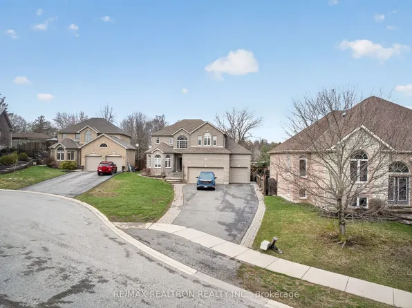 20 Magnolia Ct, Belleville, ON K8P 5M7