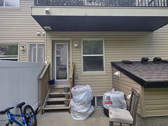 2nd image of 192 Saddlebrook Cir NE #192