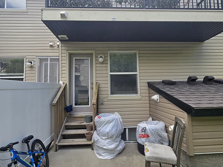 192 Saddlebrook Cir NE #192 — Photo 2