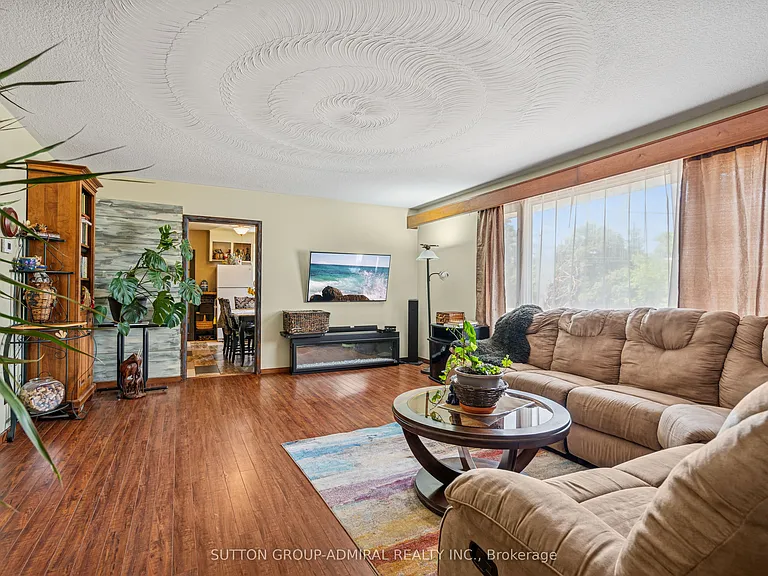 499 York St #UPPER — Photo 11