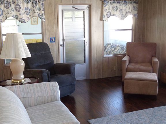 3rd image of 114 Boyd St #114
