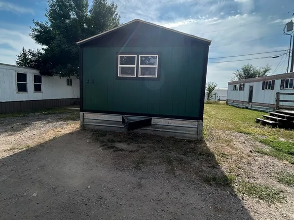 1945 2nd St NE Trailer 33, Havre, MT 59501