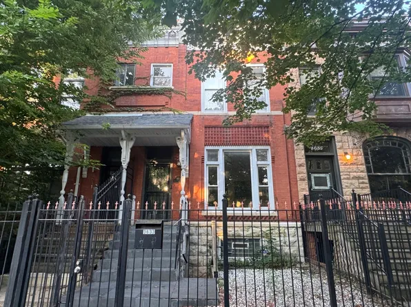3633 S Prairie Ave, Chicago, IL 60653