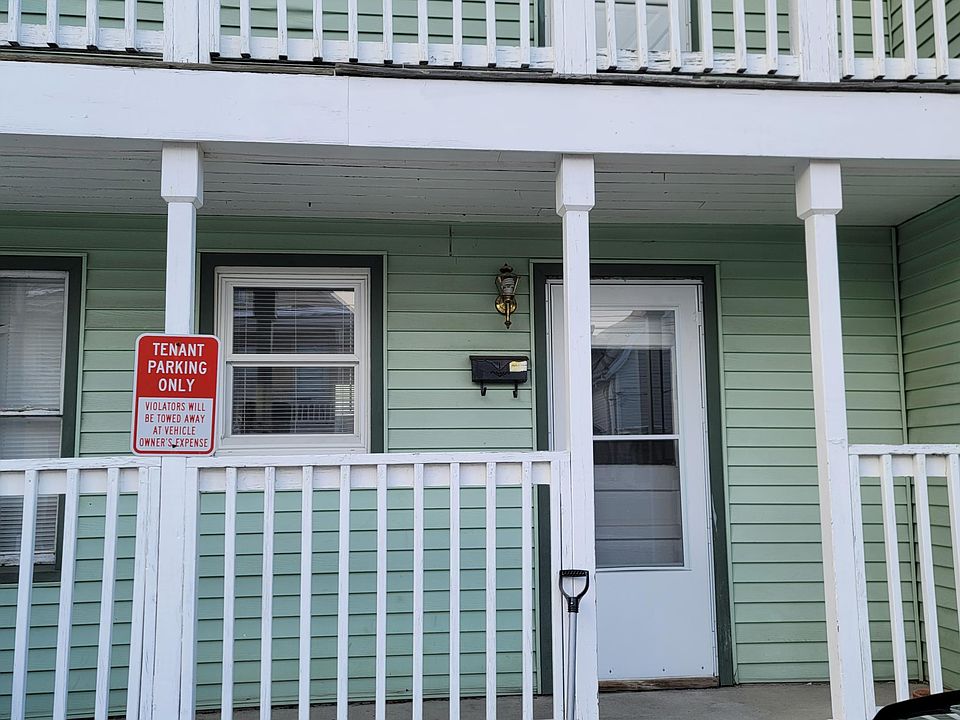 1st image of 10 Brook St APT 1