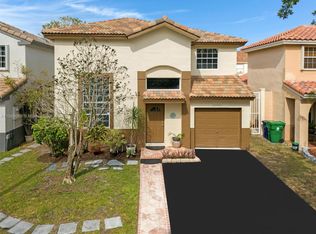 2572 W Saratoga Dr, Cooper City, FL 33026
