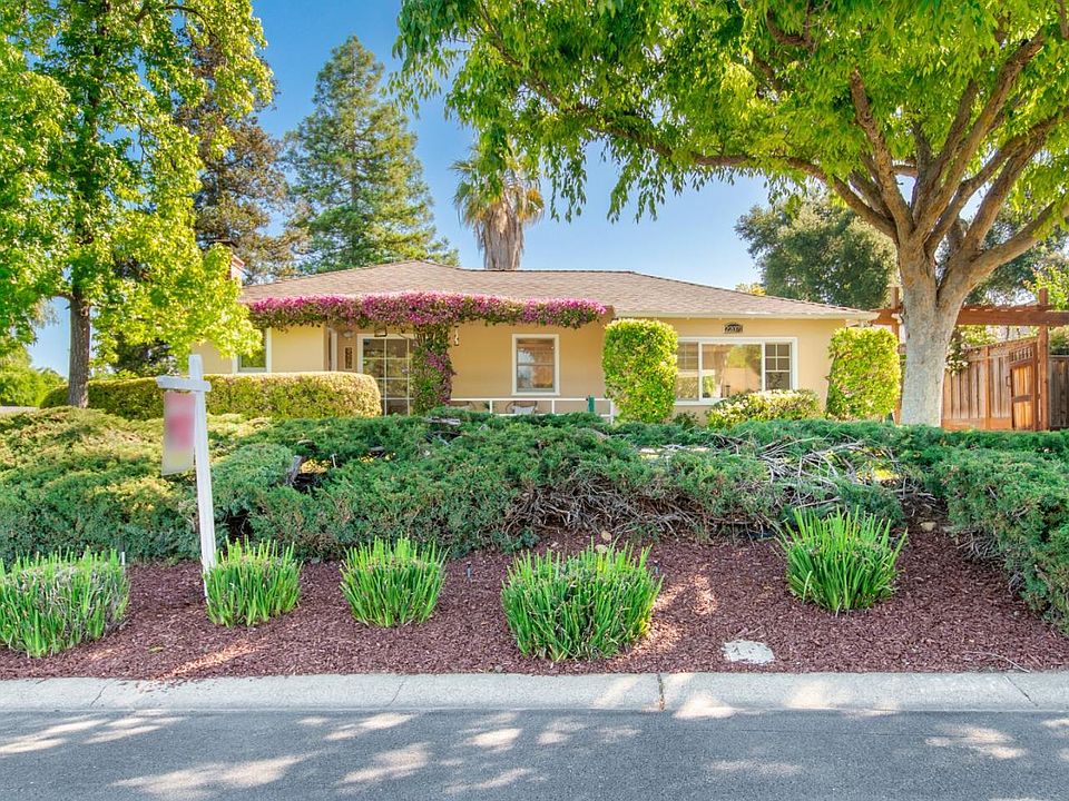 1st image of 22071 Hibiscus Dr