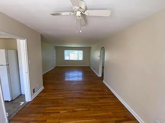 5th image of 73 N Hampton Rd APT B