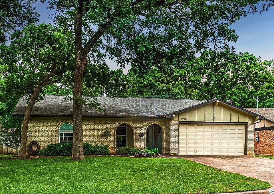 1st image of 3918 Pyracantha Dr