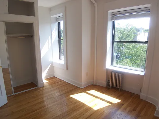 Rented by Space Real Estate | media 16