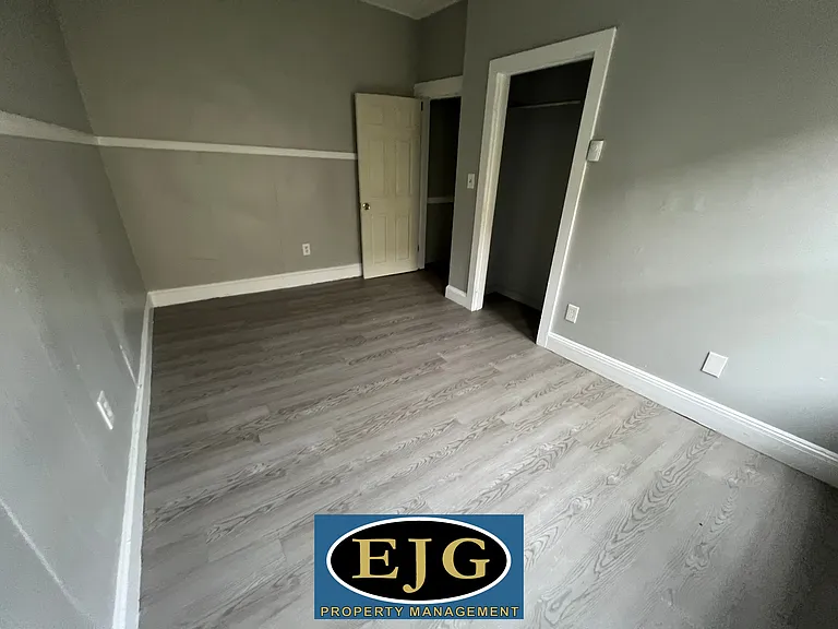 211 Pine St #1 — Photo 5