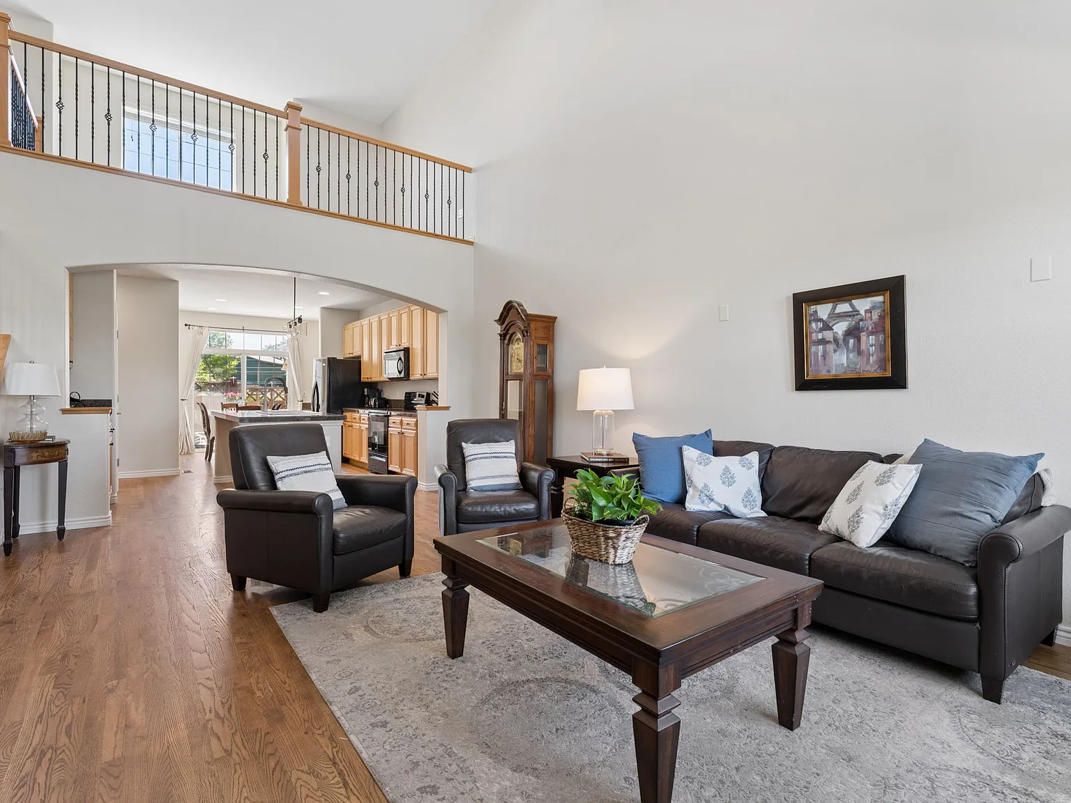 3 bed, 3.5 bath, 2716 sqft, $3,500 — Photo 4