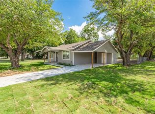8305 Hanon Dr, White Settlement, TX 76108