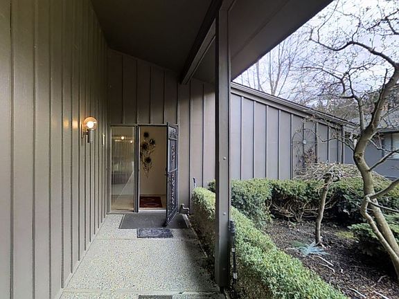 3rd image of 1805 E Rockwood Blvd