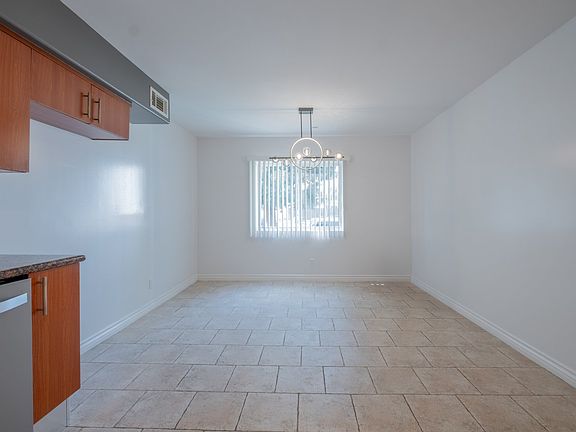 5th image of 6452 Woodley Ave Unit 1