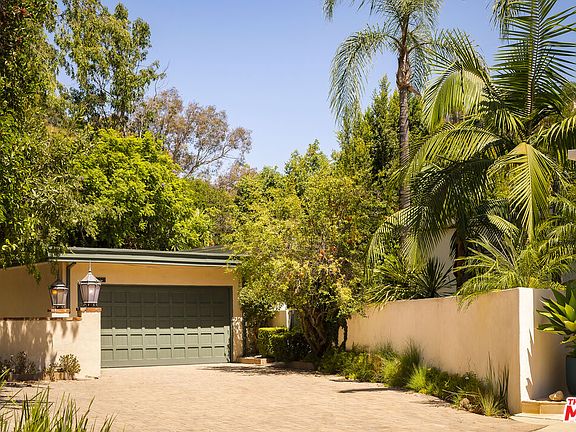 3rd image of 10216 Cielo Dr