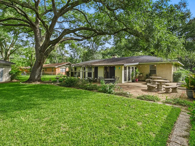 1335 Kathy Ave — Photo 47