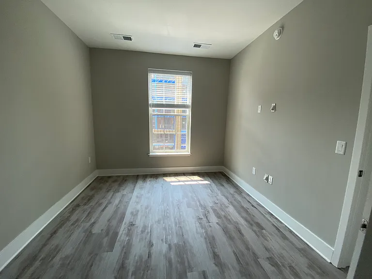 ONE501 — Photo 108