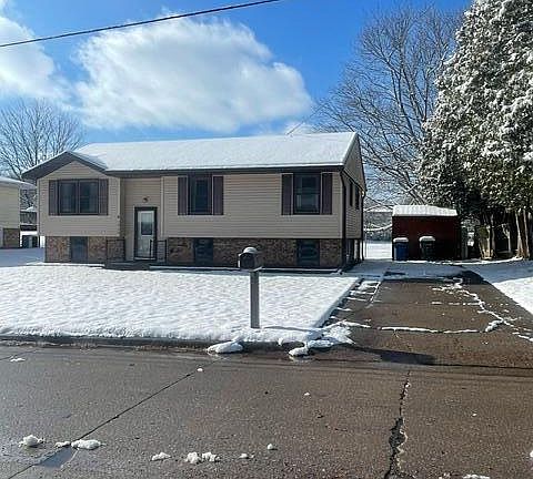 3rd image of 1906 Green Acres Dr