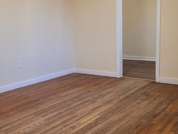 4th image of 204 Pine Park Dr