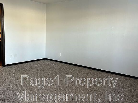 4th image of 2918 Grinnell Dr Unit 8