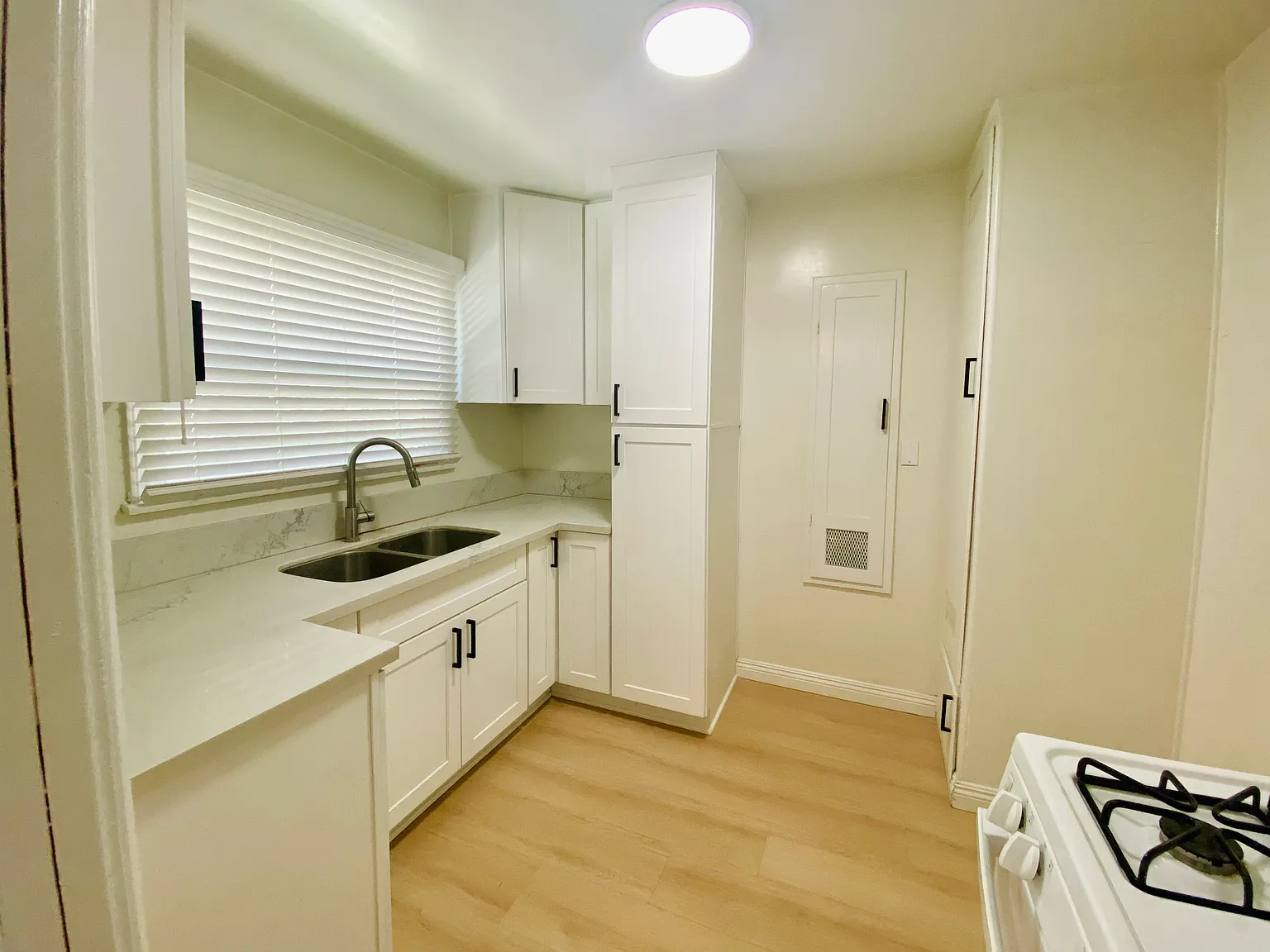 1 bed, 600 sqft, $1,950 — Photo 3
