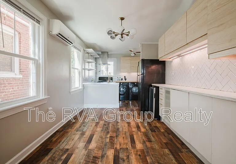 1230 Wallace St — Photo 12
