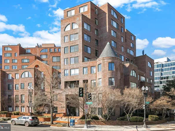 3 Washington Cir NW APT 603, Washington, DC 20037