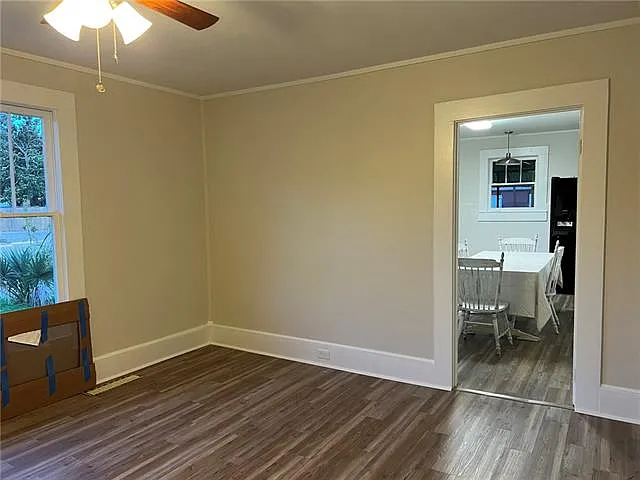 2130 Jefferson St — Photo 12