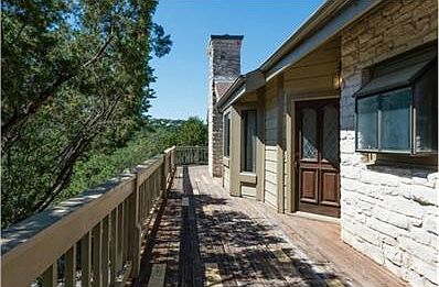 Decks 180 degrees around the house